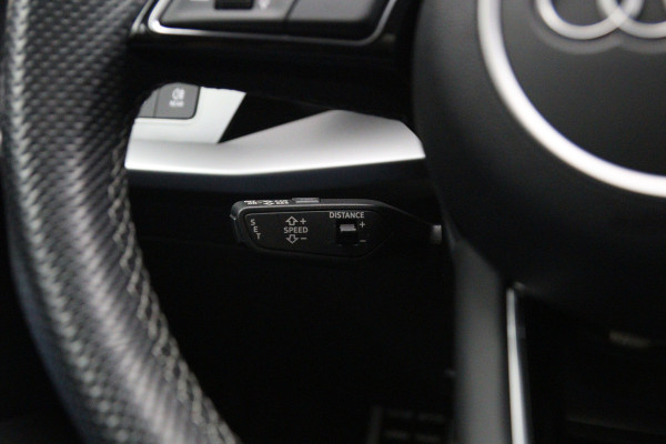 Audi A3 Sportback 45 TFSI e 245 PK S-Line edition Competition PHEV, Panoramadak, Adap. Cruise Control, Head-Up, Stoelverwarming