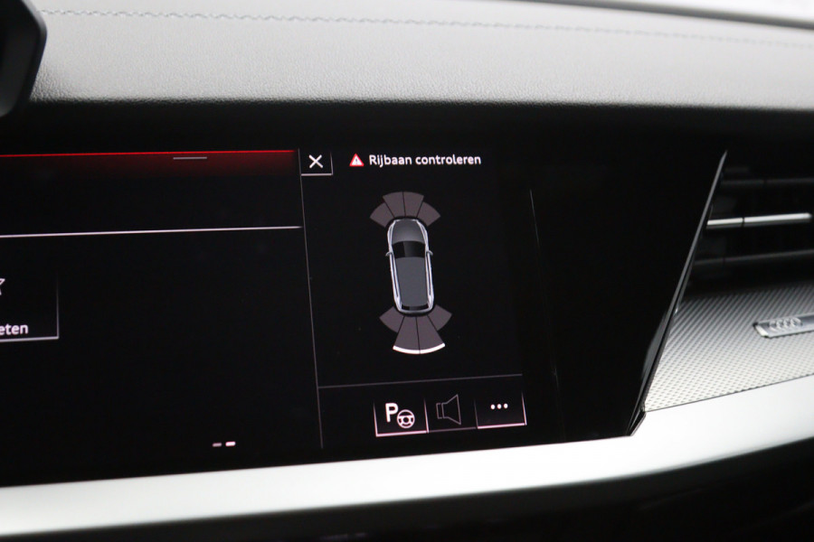 Audi A3 Sportback 45 TFSI e 245 PK S-Line edition Competition PHEV, Panoramadak, Adap. Cruise Control, Head-Up, Stoelverwarming