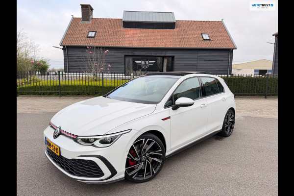 Volkswagen Golf 2.0 TSI GTI Panoramadak Leer Stoelverwarming/Verkoeling Camera Keyless entry