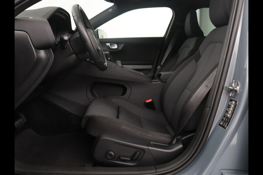 Polestar 2 Long Range Dual Motor Launch Edition 78kWh | SOH 91,6% | Panoramadak | Memory | Adaptive cruise | Stuur/stoel verwarming | Trekhaak |  360 camera | Park assist | Harman/ Kardon | Carplay