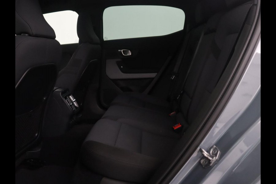 Polestar 2 Long Range Dual Motor Launch Edition 78kWh | SOH 91,6% | Panoramadak | Memory | Adaptive cruise | Stuur/stoel verwarming | Trekhaak |  360 camera | Park assist | Harman/ Kardon | Carplay