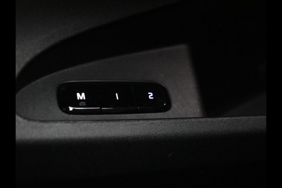 Polestar 2 Long Range Dual Motor Launch Edition 78kWh | SOH 91,6% | Panoramadak | Memory | Adaptive cruise | Stuur/stoel verwarming | Trekhaak |  360 camera | Park assist | Harman/ Kardon | Carplay