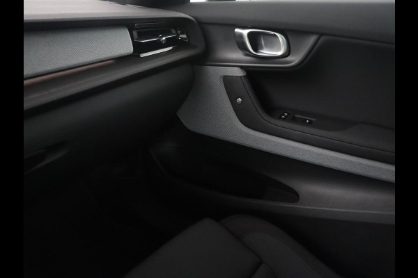 Polestar 2 Long Range Dual Motor Launch Edition 78kWh | SOH 91,6% | Panoramadak | Memory | Adaptive cruise | Stuur/stoel verwarming | Trekhaak |  360 camera | Park assist | Harman/ Kardon | Carplay
