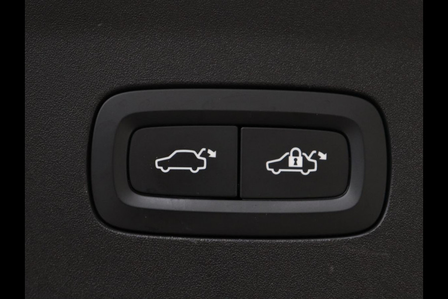 Polestar 2 Long Range Dual Motor Launch Edition 78kWh | SOH 91,6% | Panoramadak | Memory | Adaptive cruise | Stuur/stoel verwarming | Trekhaak |  360 camera | Park assist | Harman/ Kardon | Carplay