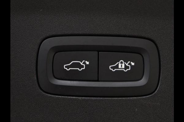 Polestar 2 Long Range Dual Motor Launch Edition 78kWh | SOH 91,6% | Panoramadak | Memory | Adaptive cruise | Stuur/stoel verwarming | Trekhaak |  360 camera | Park assist | Harman/ Kardon | Carplay