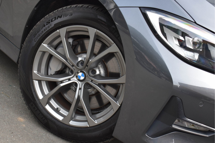 BMW 3 Serie Touring 330i High Executive Aut. | Sfeerverl | Stoelverwarming | Navi | Deal. OH
