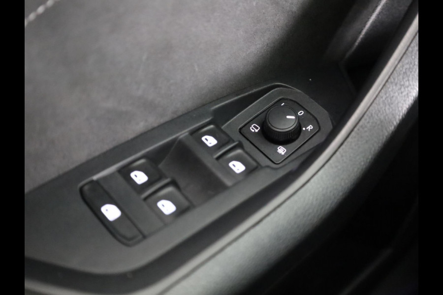Škoda Kodiaq 1.5 TSI Sportline Business 7 persoons 150pk | Panoramadak | Trekhaak wegklapbaar | Parkeercamera | Navigatie | Elektrisch verstelbare voorstoelen met geheugen