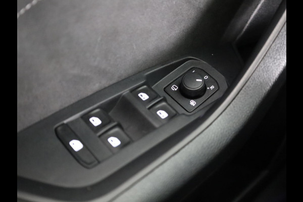 Škoda Kodiaq 1.5 TSI Sportline Business 7 persoons 150pk | Panoramadak | Trekhaak wegklapbaar | Parkeercamera | Navigatie | Elektrisch verstelbare voorstoelen met geheugen