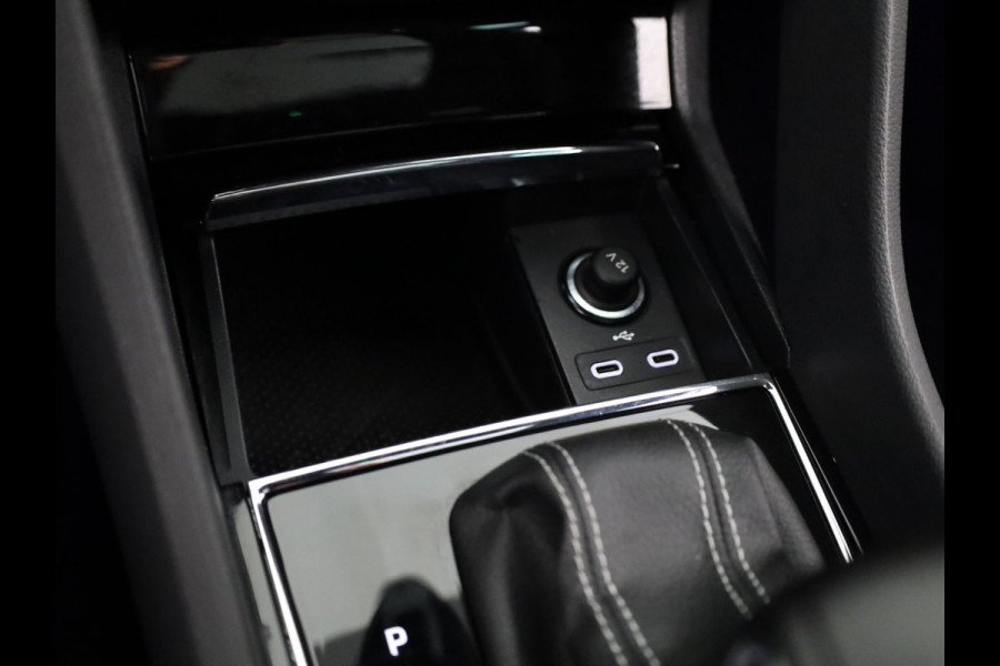 Škoda Kodiaq 1.5 TSI Sportline Business 7 persoons 150pk | Panoramadak | Trekhaak wegklapbaar | Parkeercamera | Navigatie | Elektrisch verstelbare voorstoelen met geheugen