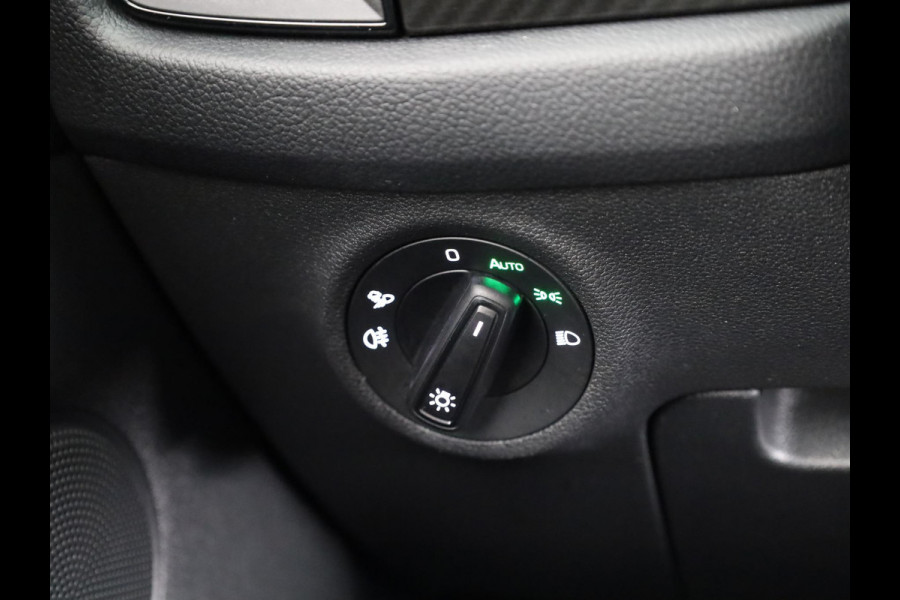 Škoda Kodiaq 1.5 TSI Sportline Business 7 persoons 150pk | Panoramadak | Trekhaak wegklapbaar | Parkeercamera | Navigatie | Elektrisch verstelbare voorstoelen met geheugen