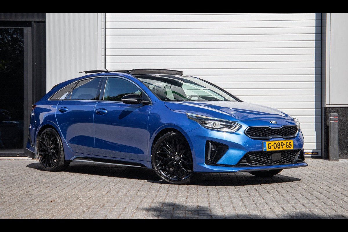 Kia ProCeed 1.4 T-GDI GT-PlusLine / Pano / Carplay / Winterset