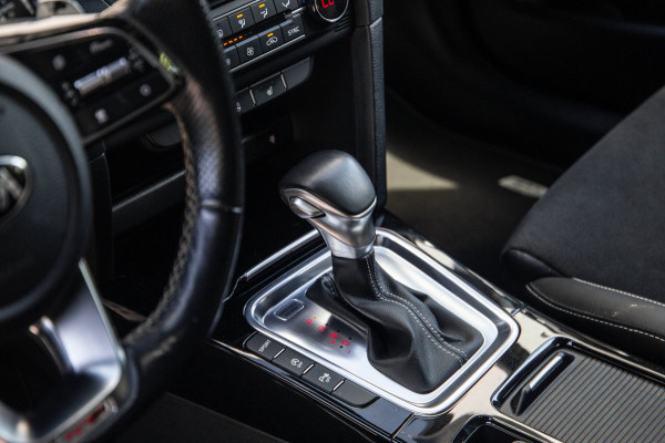 Kia ProCeed 1.4 T-GDI GT-PlusLine / Pano / Carplay / Winterset