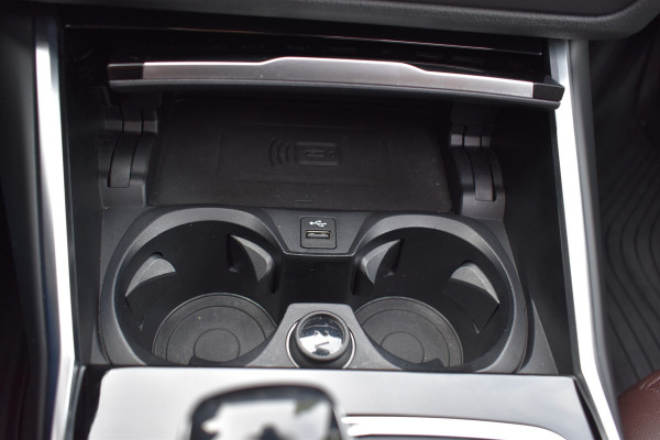 BMW 3 Serie Touring 330e Business Edition Plus Plugin-hybride Pano Leder