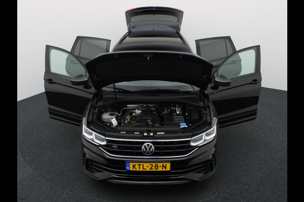 Volkswagen Tiguan 1.5 TSI R-Line Business | Black Style | IQ Light | Side Assist | Elk. A-klep | Camera | Prijs Rijklaar !!