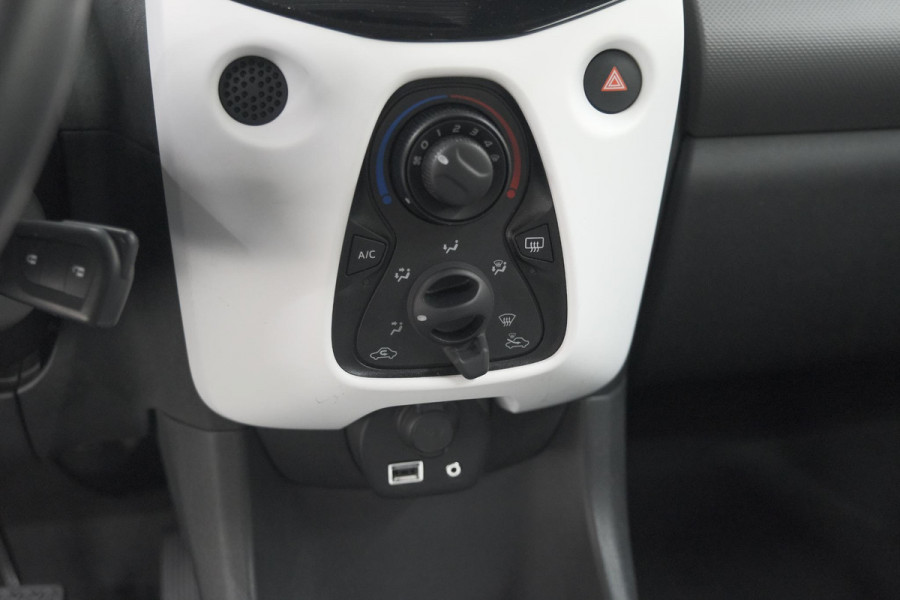 Citroën C1 1.0 VTi Feel | Camera | Apple Carplay | Airco | 15 Inch Lichtmetalen Velgen