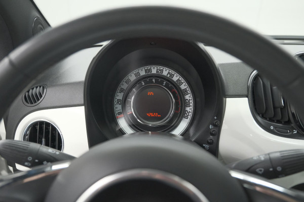 Fiat 500 1.0 Hybrid Dolcevita | Panoramadak | Climate Control | Apple Carplay | Parkeersensoren