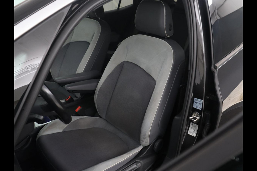 Volkswagen ID.3 First Plus 58 kWh | SOH 88,1% | Adaptive cruise | Stoelverwarming | Climate control | Sfeerverlichting | Carplay | Camera | Park assist