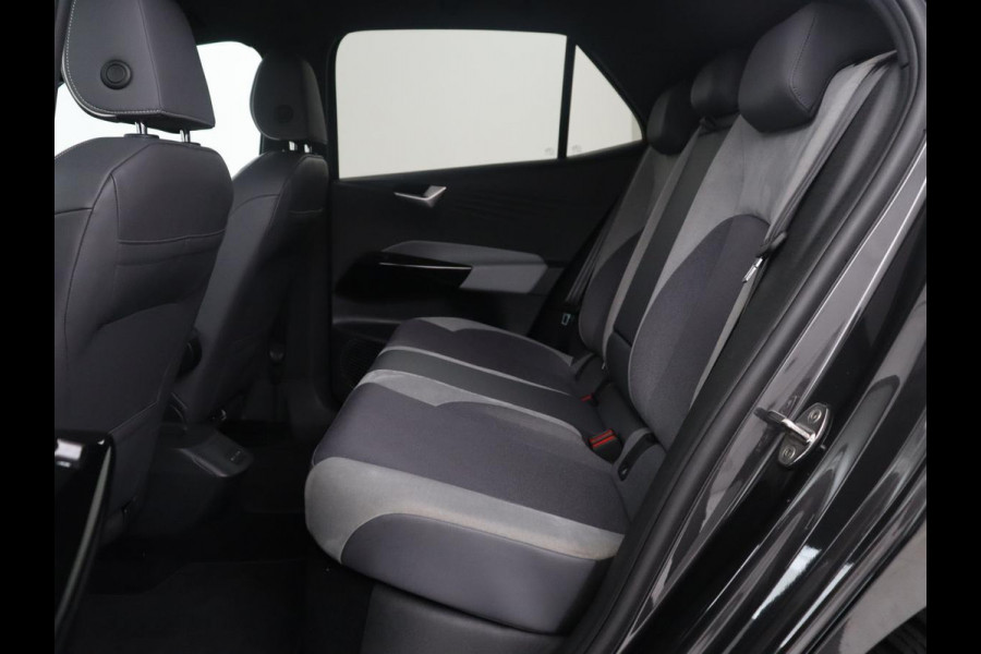 Volkswagen ID.3 First Plus 58 kWh | SOH 88,1% | Adaptive cruise | Stoelverwarming | Climate control | Sfeerverlichting | Carplay | Camera | Park assist