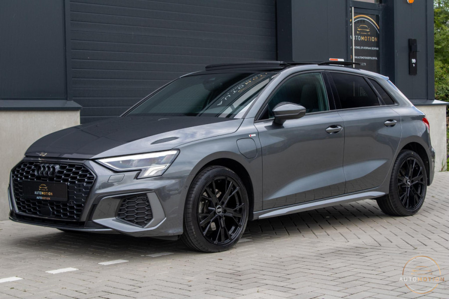Audi A3 Sportback 40 TFSIe Sline Pano Maxton B&O ACC Parkeerhulp Keyless