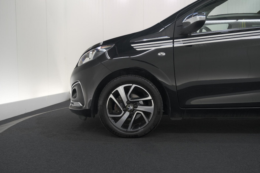 Peugeot 108 1.0 e-VTi Collection TOP! | Elektrisch Vouwdak | Apple Carplay | Climate Control | 15 Inch Lichtmetalen Velgen