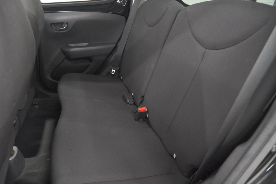 Peugeot 108 1.0 e-VTi Collection TOP! | Elektrisch Vouwdak | Apple Carplay | Climate Control | 15 Inch Lichtmetalen Velgen