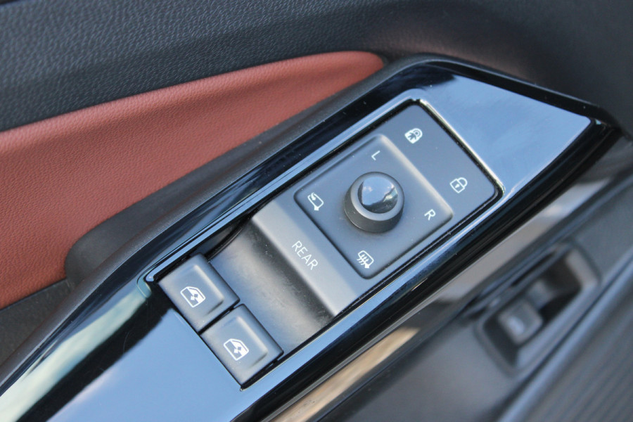 Volkswagen ID.5 Pro 77 kWh SOh 95% LED PANO NAVI TREKHAAK 83000KM!!!