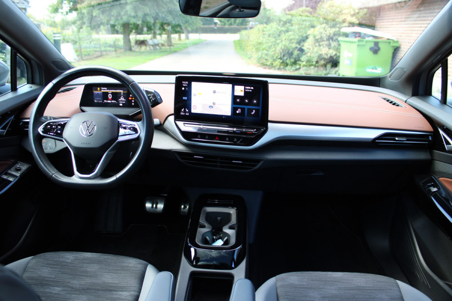 Volkswagen ID.5 Pro 77 kWh SOh 95% LED PANO NAVI TREKHAAK 83000KM!!!