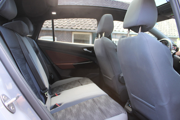 Volkswagen ID.5 Pro 77 kWh SOh 95% LED PANO NAVI TREKHAAK 83000KM!!!