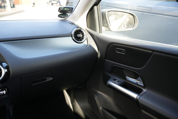 Mercedes-Benz B-Klasse 180 Progressive Line Advanced Trekhaak Winterpakket MBUX Navi Camera