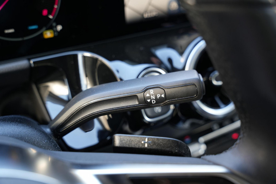 Mercedes-Benz B-Klasse 180 Progressive Line Advanced Trekhaak Winterpakket MBUX Navi Camera