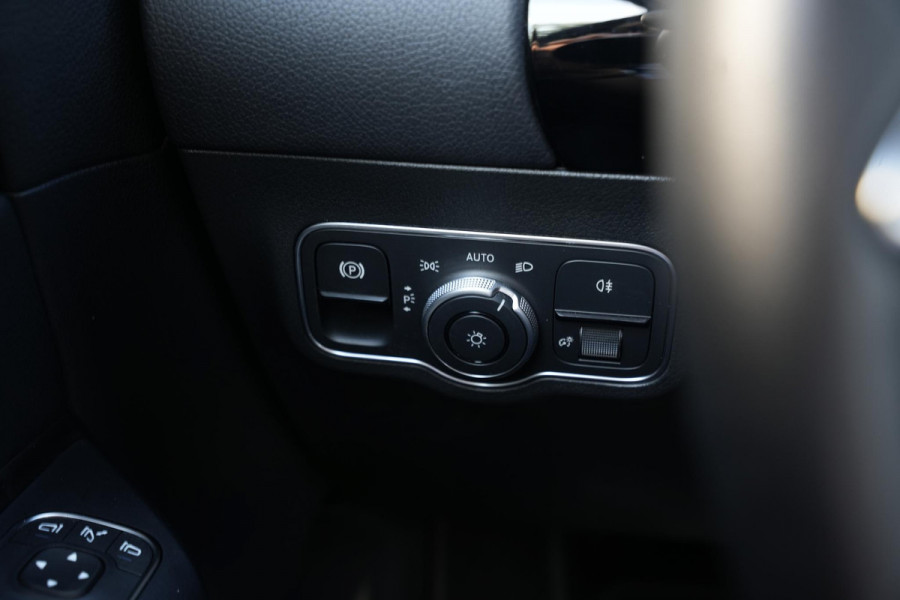Mercedes-Benz B-Klasse 180 Progressive Line Advanced Trekhaak Winterpakket MBUX Navi Camera