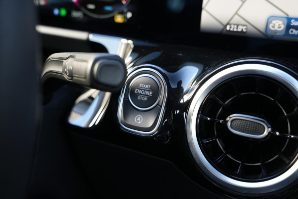 Mercedes-Benz B-Klasse 180 Progressive Line Advanced Trekhaak Winterpakket MBUX Navi Camera