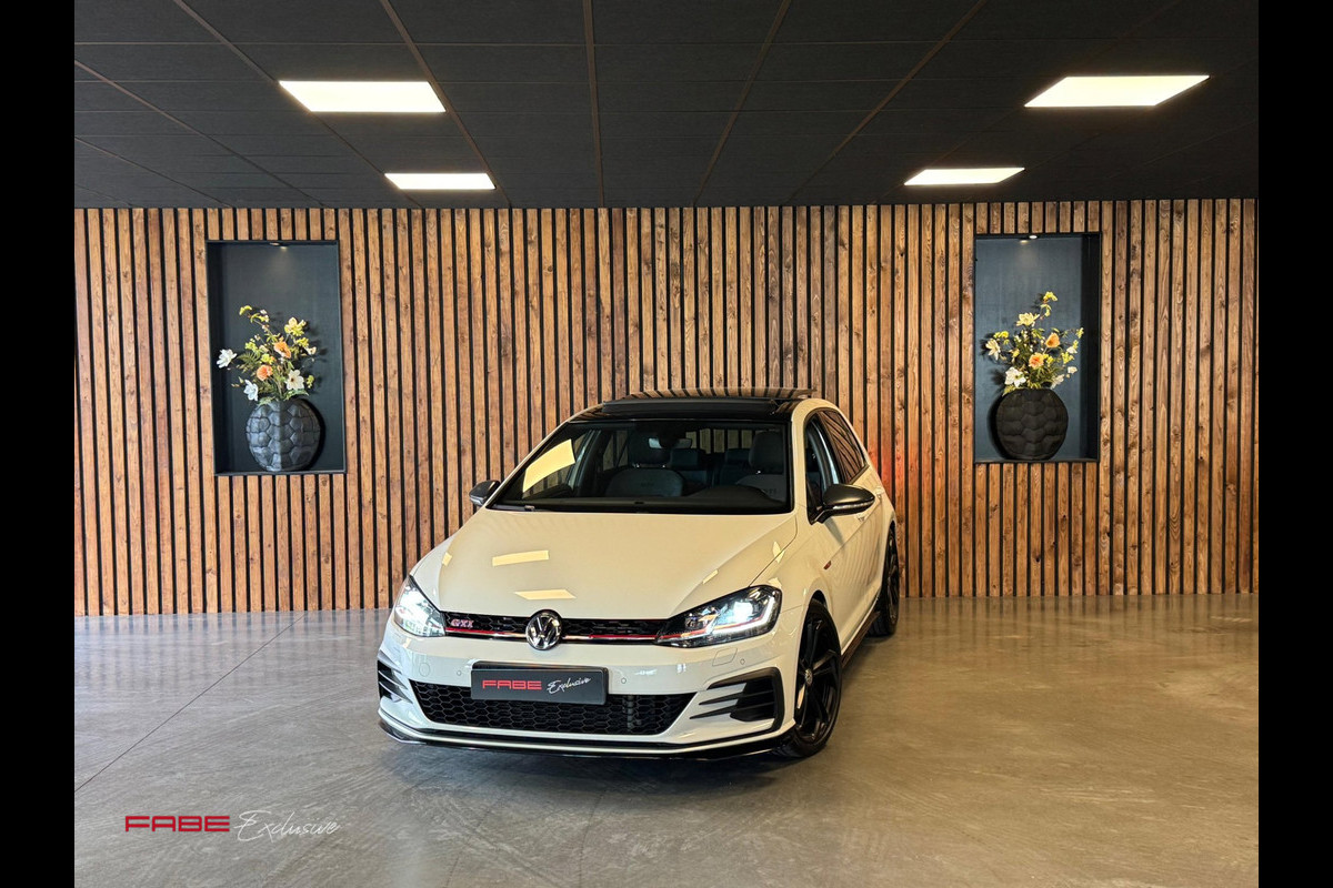 Volkswagen Golf 2.0 TSI GTI TCR / Pano / Dynaudio / Keyless / Camera / ACC / Virtual