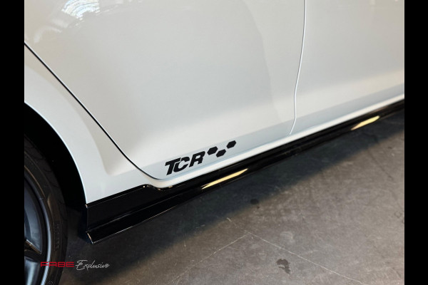 Volkswagen Golf 2.0 TSI GTI TCR / Pano / Dynaudio / Keyless / Camera / ACC / Virtual