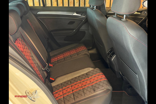 Volkswagen Golf 2.0 TSI GTI TCR / Pano / Dynaudio / Keyless / Camera / ACC / Virtual