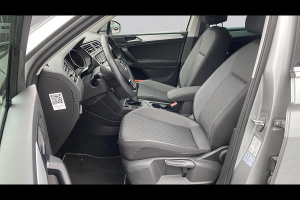 Volkswagen Tiguan 1.5 TSI Comfortline Business Trekhaak | Camera | Stoelverwarming | Navigatie