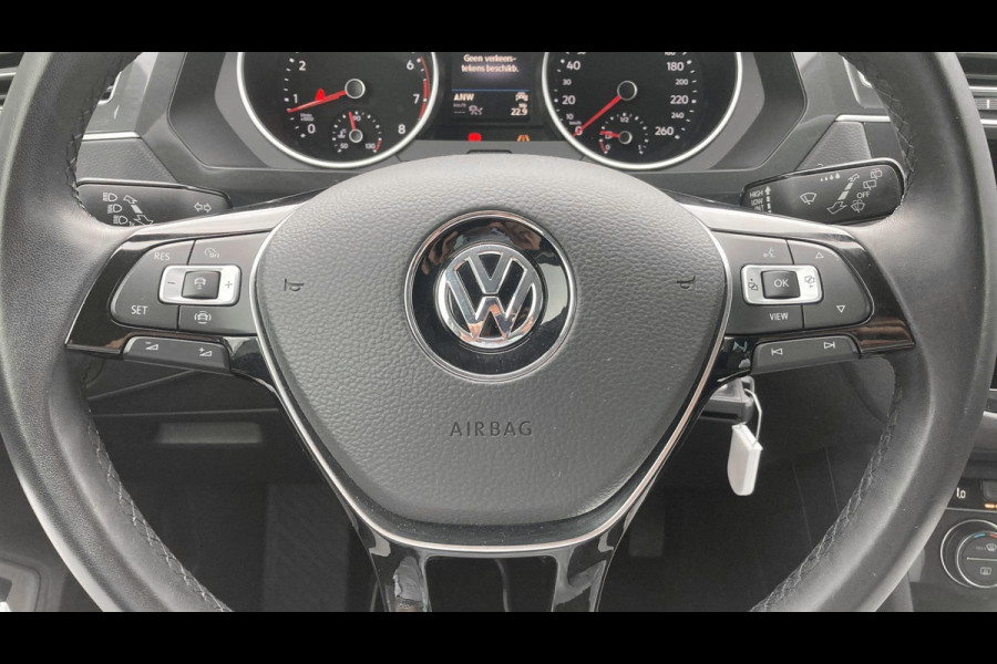Volkswagen Tiguan 1.5 TSI Comfortline Business Trekhaak | Camera | Stoelverwarming | Navigatie