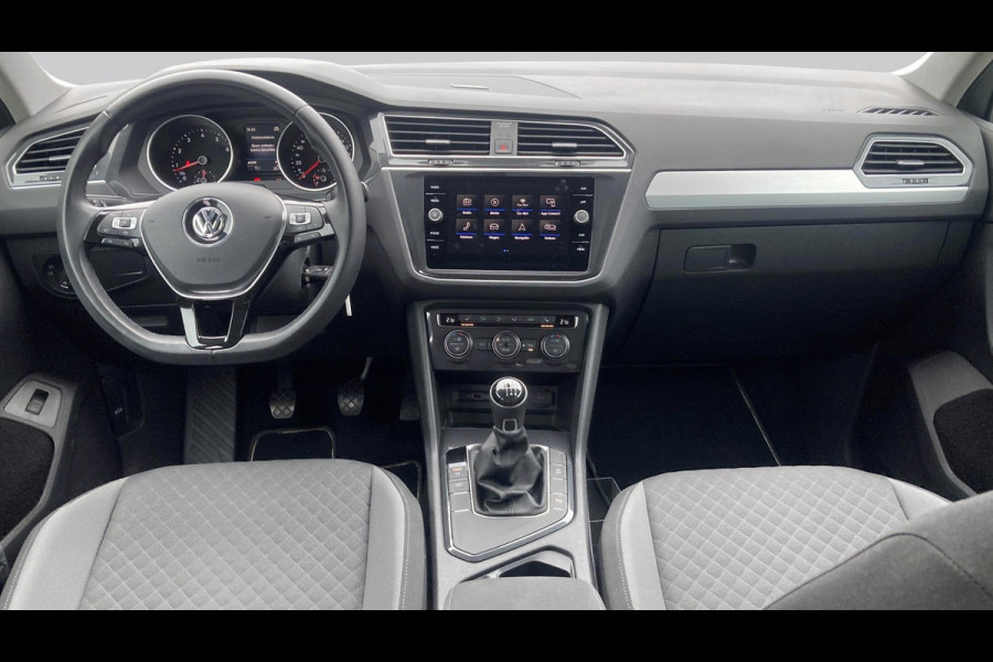 Volkswagen Tiguan 1.5 TSI Comfortline Business Trekhaak | Camera | Stoelverwarming | Navigatie