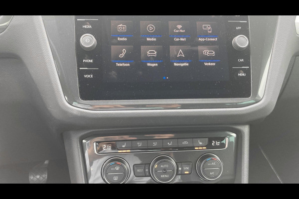 Volkswagen Tiguan 1.5 TSI Comfortline Business Trekhaak | Camera | Stoelverwarming | Navigatie