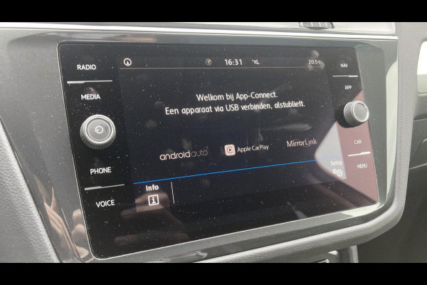 Volkswagen Tiguan 1.5 TSI Comfortline Business Trekhaak | Camera | Stoelverwarming | Navigatie