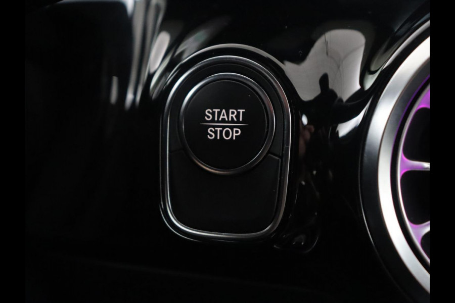 Mercedes-Benz EQA 250 Business Solution Luxury 67 kWh | SOH 94,2% | Half leder | Cruise control | Trekhaak | Stoelverwarming | Sfeerverlichting | Carplay | Camera | Park assist | Elektrische achterklep