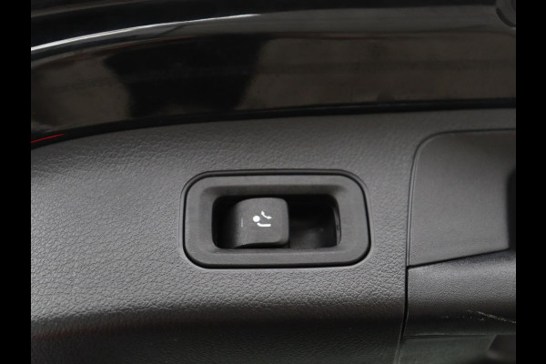 Mercedes-Benz EQA 250 Business Solution Luxury 67 kWh | SOH 94,2% | Half leder | Cruise control | Trekhaak | Stoelverwarming | Sfeerverlichting | Carplay | Camera | Park assist | Elektrische achterklep