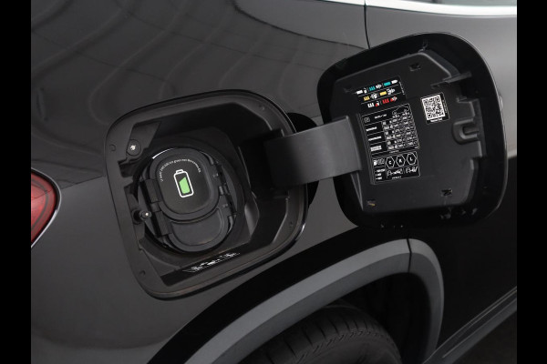 Mercedes-Benz EQA 250 Business Solution Luxury 67 kWh | SOH 94,2% | Half leder | Cruise control | Trekhaak | Stoelverwarming | Sfeerverlichting | Carplay | Camera | Park assist | Elektrische achterklep