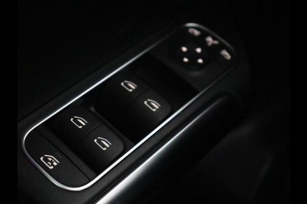 Mercedes-Benz EQA 250 Business Solution Luxury 67 kWh | SOH 94,2% | Half leder | Cruise control | Trekhaak | Stoelverwarming | Sfeerverlichting | Carplay | Camera | Park assist | Elektrische achterklep