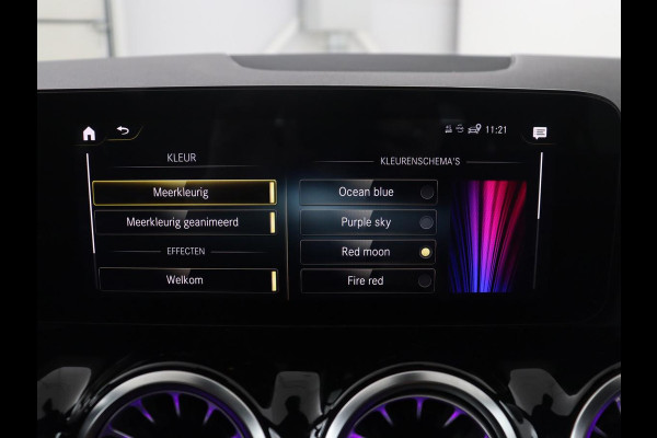 Mercedes-Benz EQA 250 Business Solution Luxury 67 kWh | SOH 94,2% | Half leder | Cruise control | Trekhaak | Stoelverwarming | Sfeerverlichting | Carplay | Camera | Park assist | Elektrische achterklep