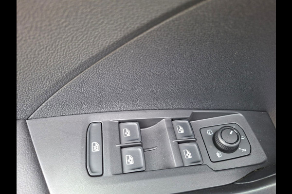 Volkswagen T-Cross 1.0 TSI Life * Afneembare Trekhaak * Stoelverwarming * Parkeersensoren