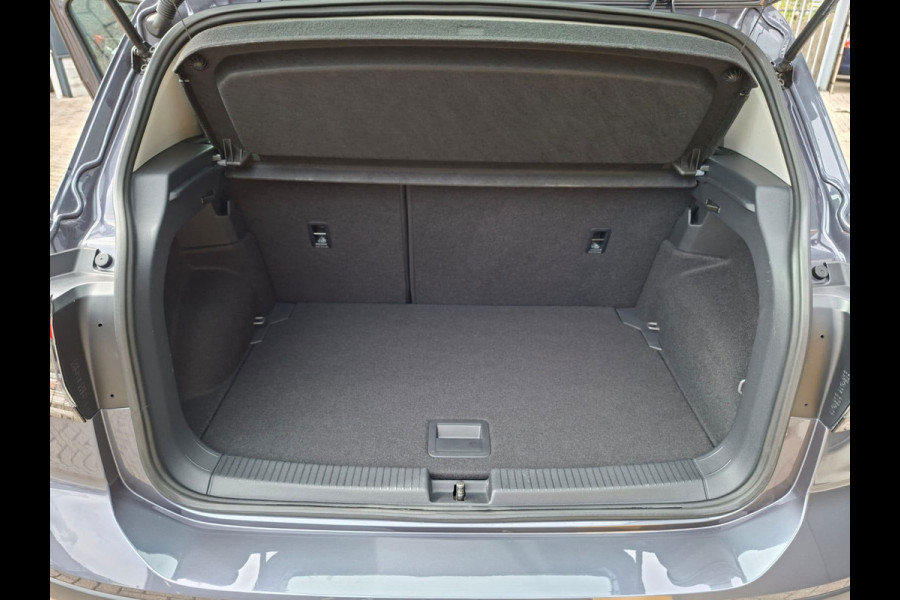 Volkswagen T-Cross 1.0 TSI Life * Afneembare Trekhaak * Stoelverwarming * Parkeersensoren