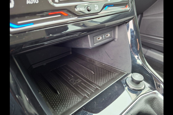 Volkswagen T-Cross 1.0 TSI Life * Afneembare Trekhaak * Stoelverwarming * Parkeersensoren