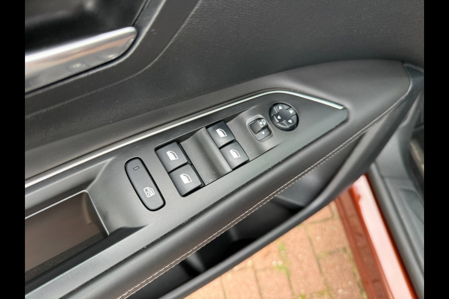 Peugeot 3008 1.2 PureTech Allure | Automaat | Carplay | Cam