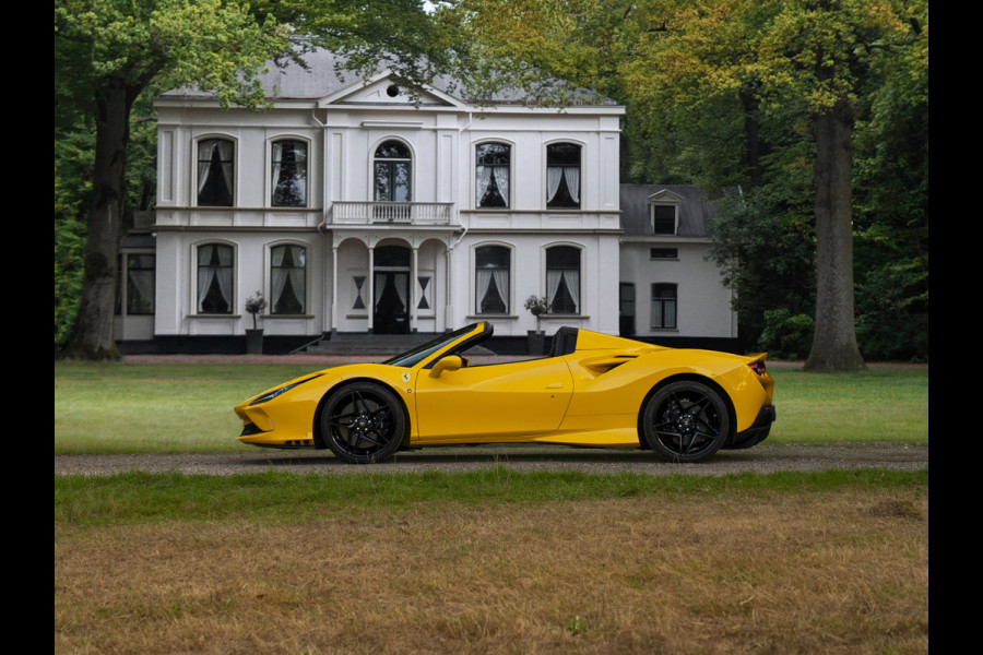 Ferrari F8 Spider 3.9 V8 HELE | Lift | JBL | Carbon interior